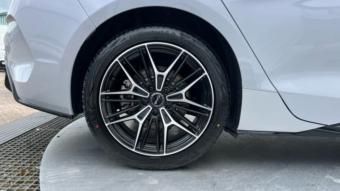 BYD Seal 230kW Design 83kWh 4dr Auto Electric Saloon - Image 7